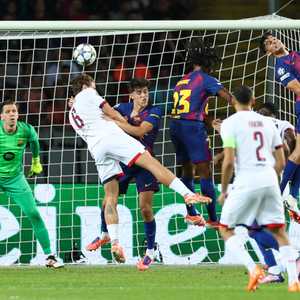 باريس قلب تأخره أمام برشلونة لفوز بهدفين لهدف