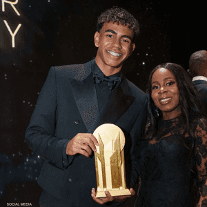 لامين يامال ووالدته شيلا إيبانا