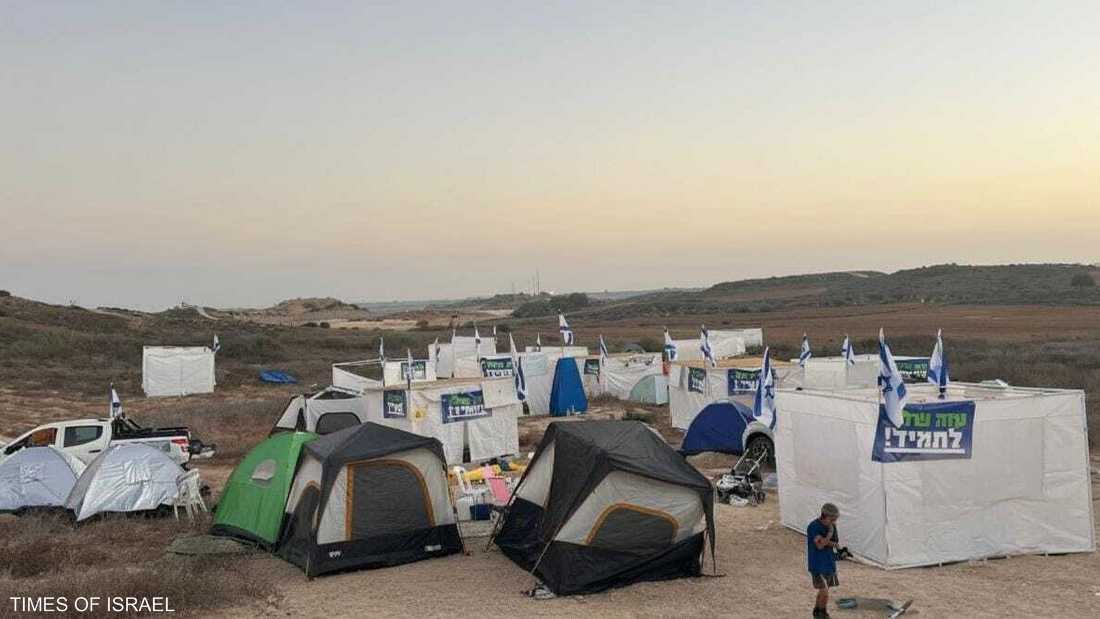 مستوطنون يمينيون ينصبون مخيما على بعد مئات الأمتار من غزة