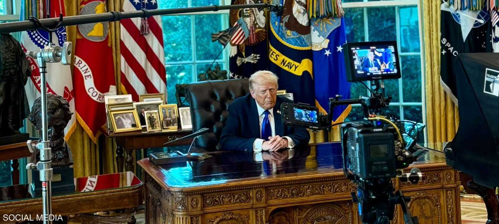 ترامب في مكتبه بالبيت الأبيض