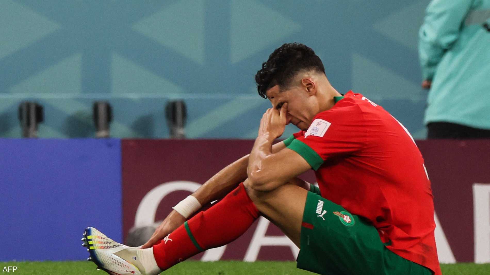 في المطار.. "هجوم مفاجئ" على نجم منتخب المغرب 