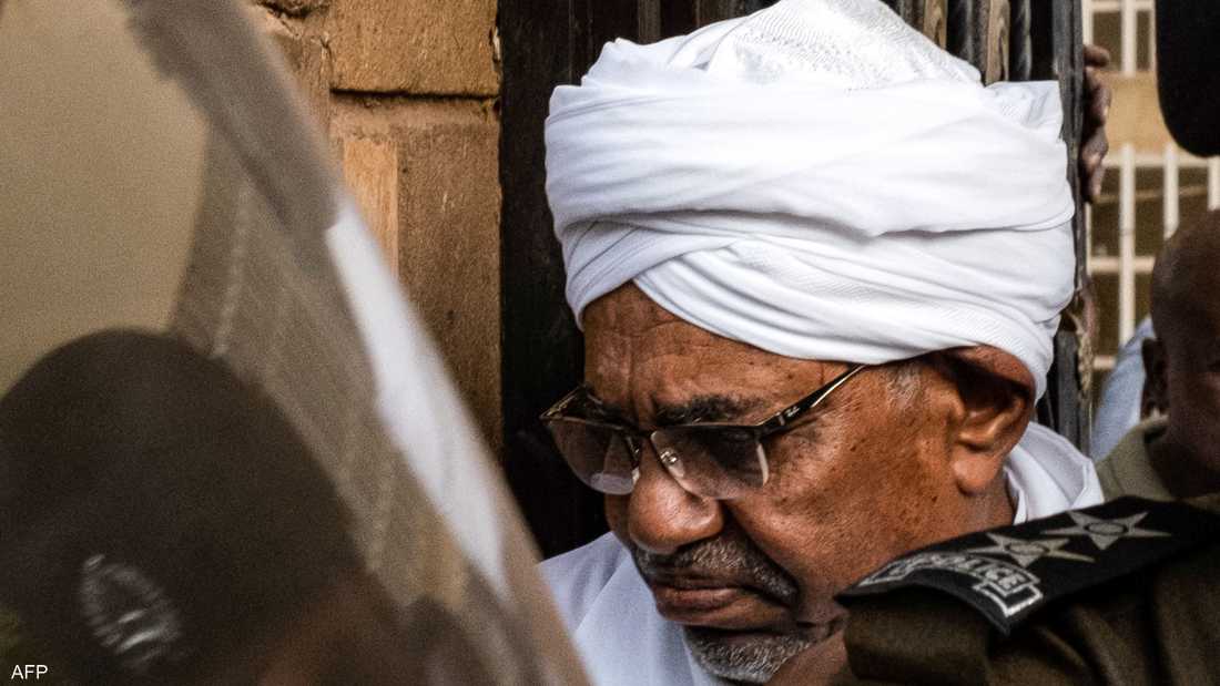 مطالب دولية بتسليم البشير وتوسيع ولاية "الجنائية الدولية"