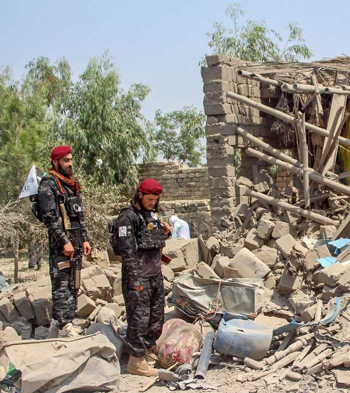 عناصر من طالبان يتفدون منطقة حدودية مع باكستان