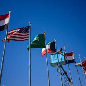 تنعقد القمة بمشاركة قادة أكثر من 20 دولة