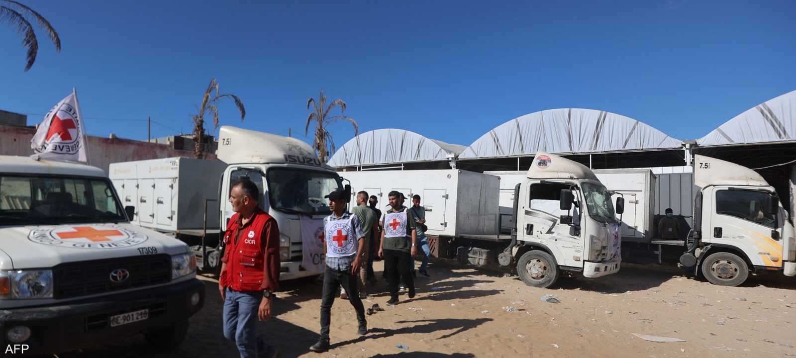 إسرائيل تسلمت رفات رهينتين عبر الصليب الأحمر