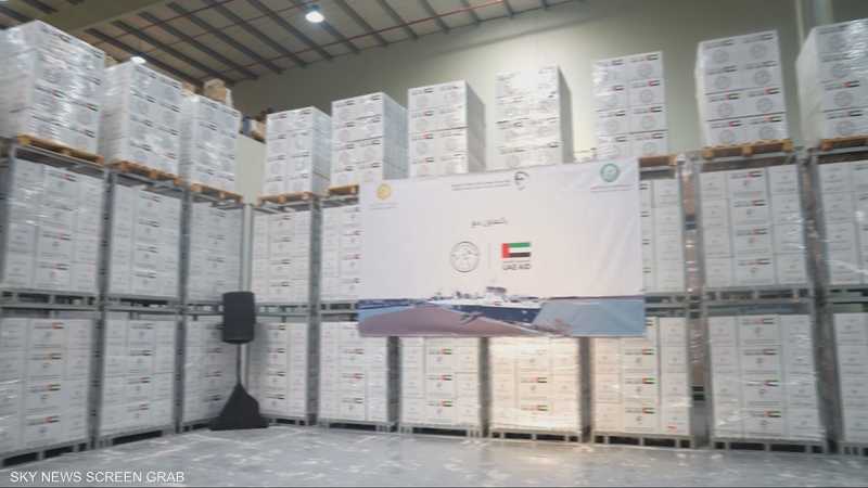 الإمارات تجهز آلاف الطرود الغذائية دعماً لأهالي غزة