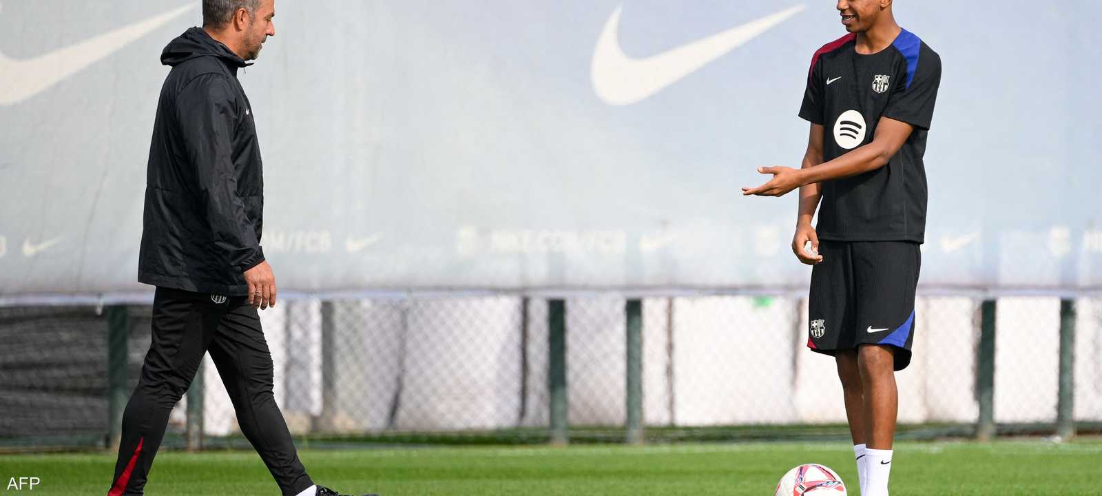 فليك لا يقبل "تدليل" نجم برشلونة