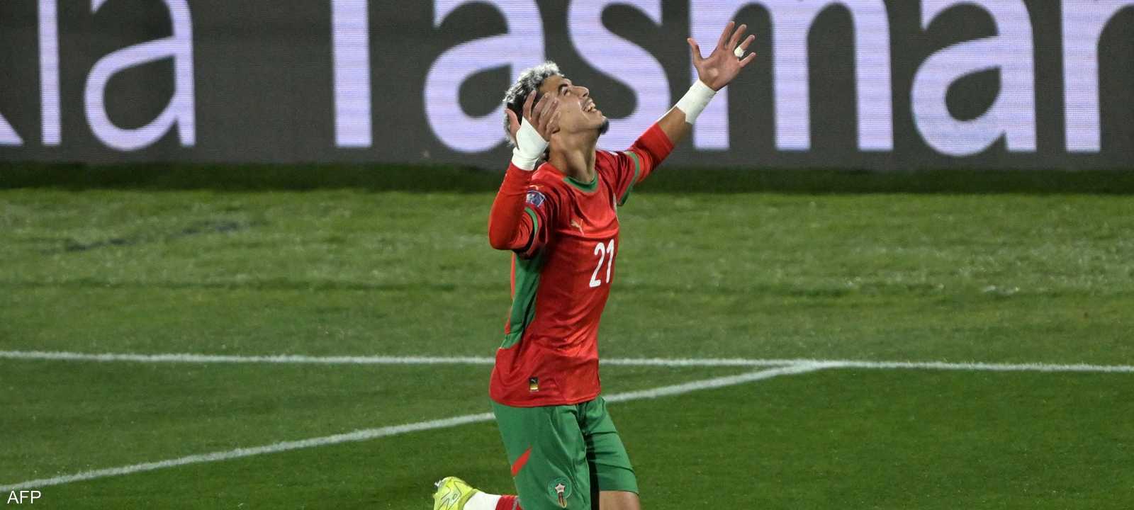 ياسر زبيري يحتفل بتسجيل الهدف الثاني في شباك الأرجنتين