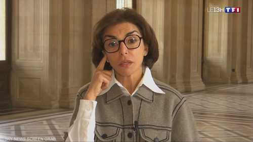 لصوص يسرقون مجوهرات لا تقدر بثمن من متحف اللوفر في باريس
