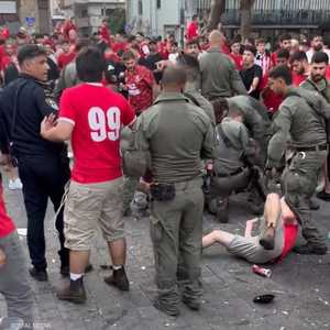 المباراة ألغيت بسبب أعمال الشغب والعنف