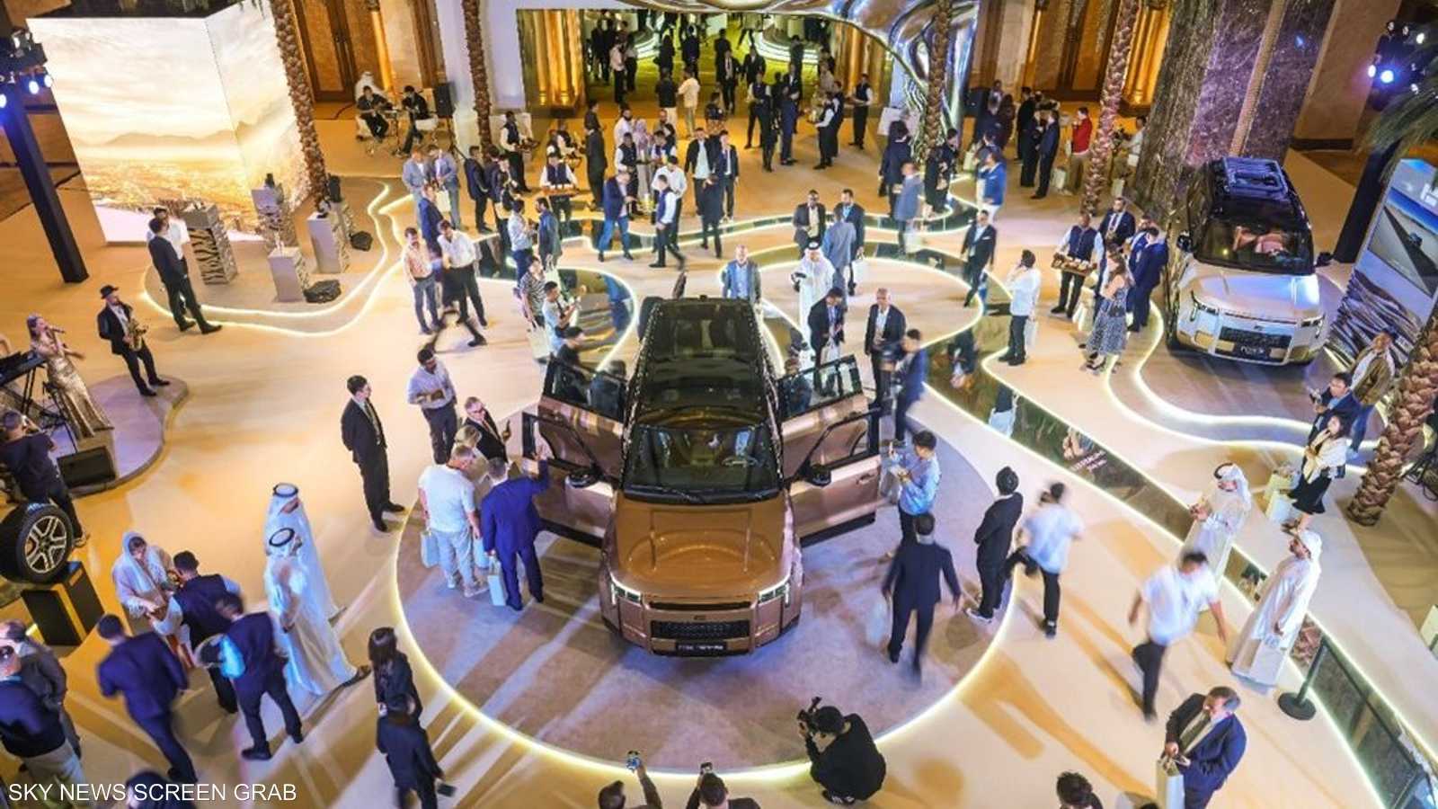 تقدم ROX ADAMAS مزيجا فريدا يجمع بين القوة والدقة والأناقة