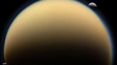 اكتشاف كيميائي على قمر زحل الشهير يغير المفاهيم العلمية