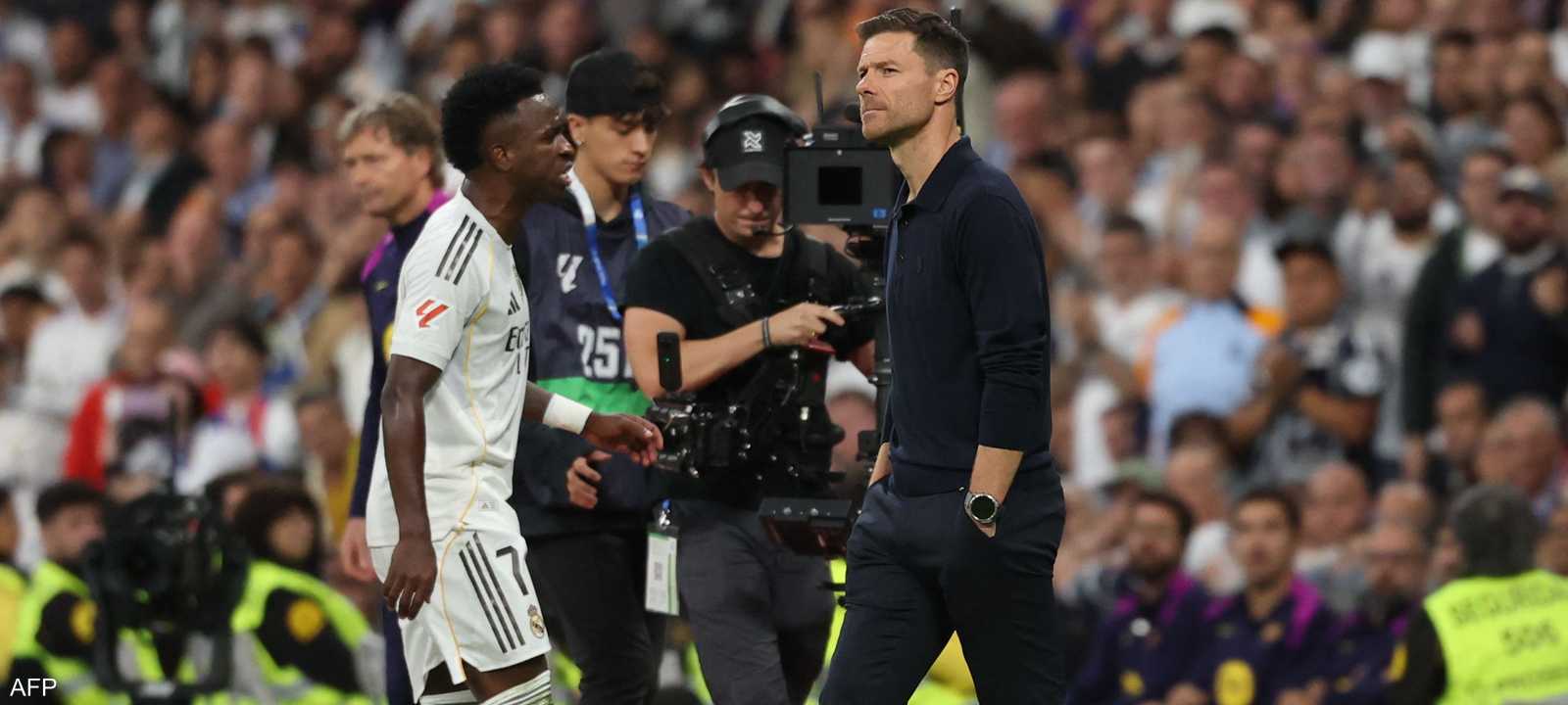 فينيسيوس انفعل على ألونسو بعد قرار الأخير إخراجه من المباراة