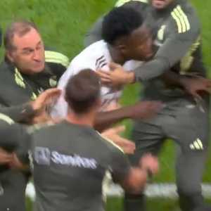 فينيسيوس انتفض على يامال