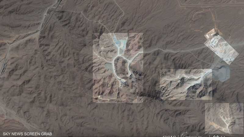 صور الأقمار تظهر أن إيران تشيد جدارا حول موقع نطنز
