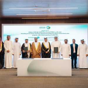 "مصدر" تفوز بتطوير محطتين للطاقة الشمسية في السعودية