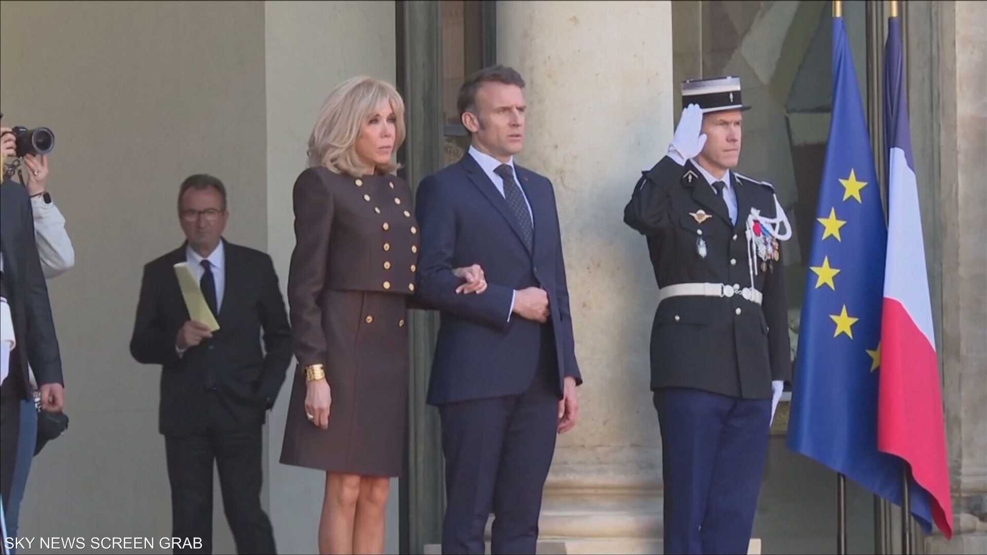 فرنسا تحاكم 10 أشخاص بتهمة التنمر على السيدة الأولى