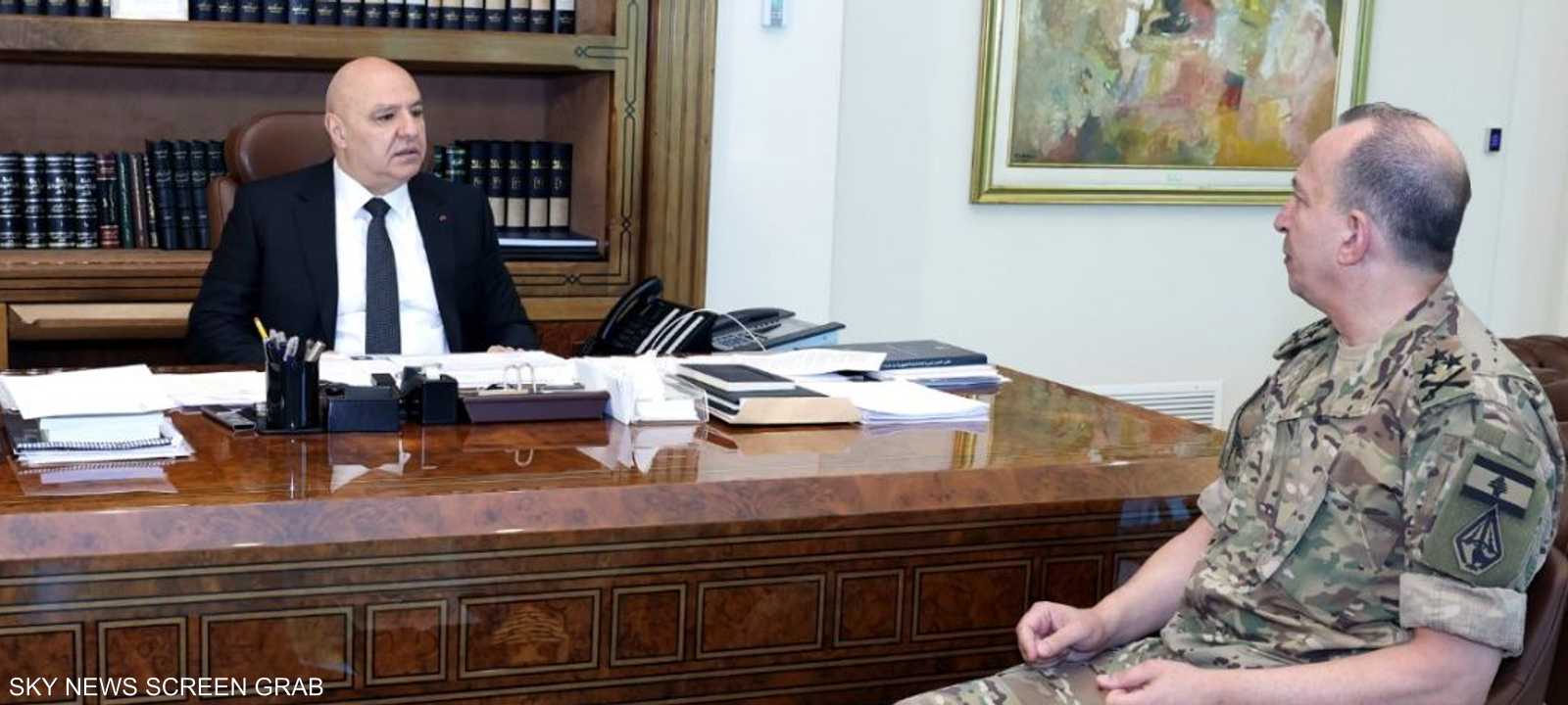 عون التقى قائد الجيش الخميس