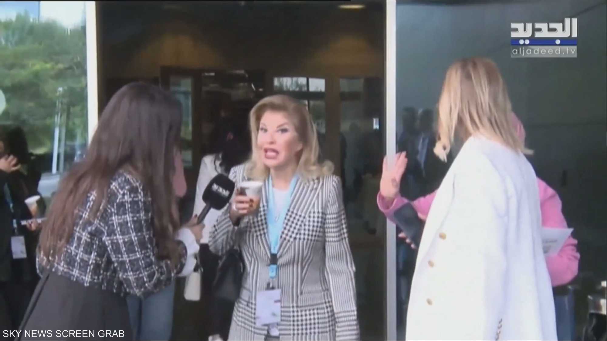 هالة سرحان تحرج مراسلة على الهواء ثم "تعتذر"