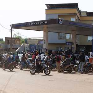 أزمة وقود في باماكو بسبب استهداف القاعدة لشاحنات النقل