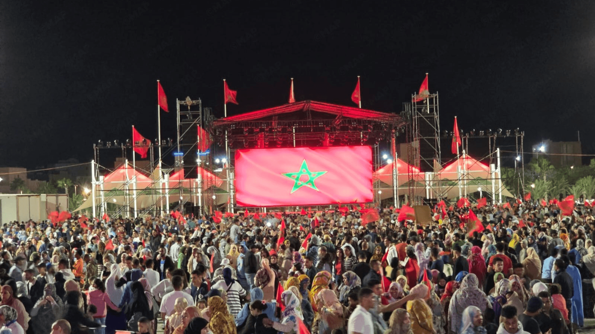 أجواء احتفالية بمدينة العيون