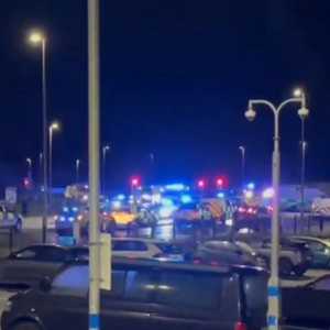 انتشار الشرطة في موقع الحادث