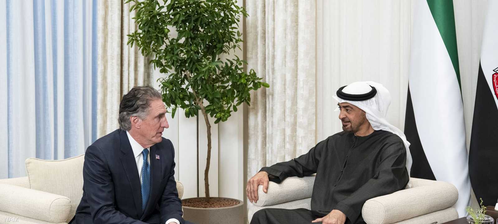 رئيس دولة الإمارات يستقبل رئيس المجلس الأميركي للطاقة