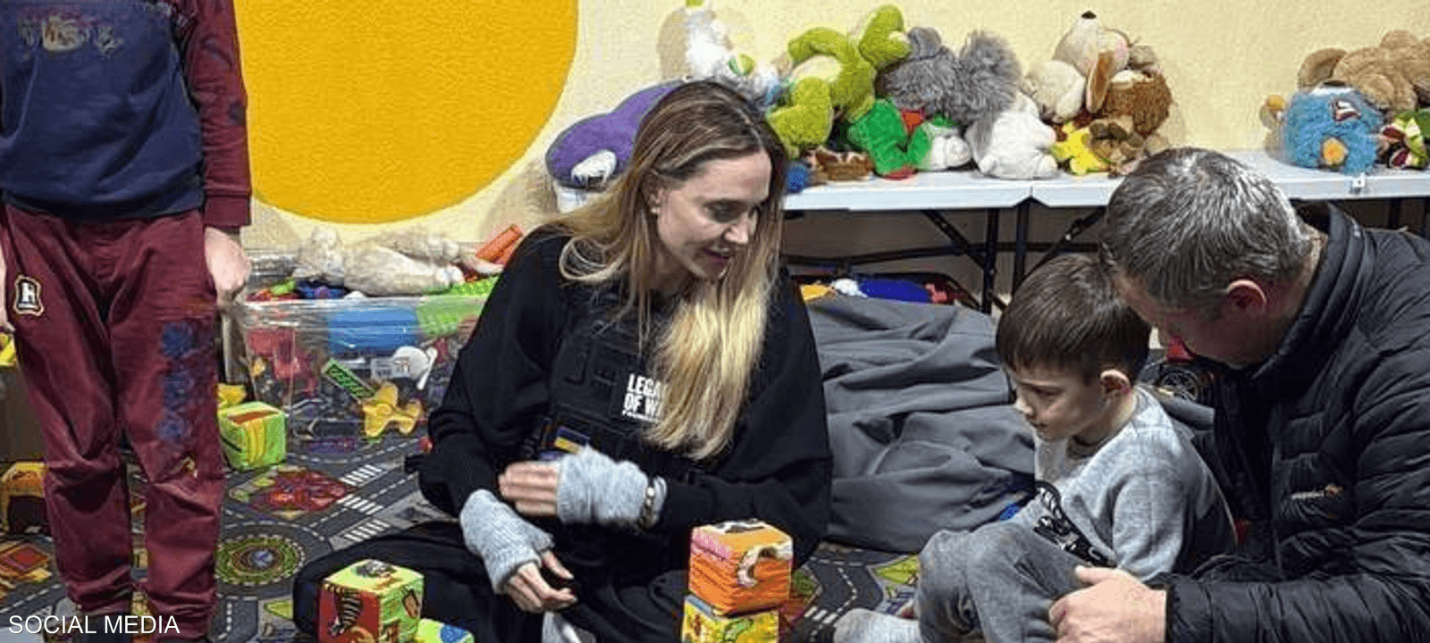 أنجلينا جولي تجري "زيارة مفاجئة" إلى جنوب أوكرانيا