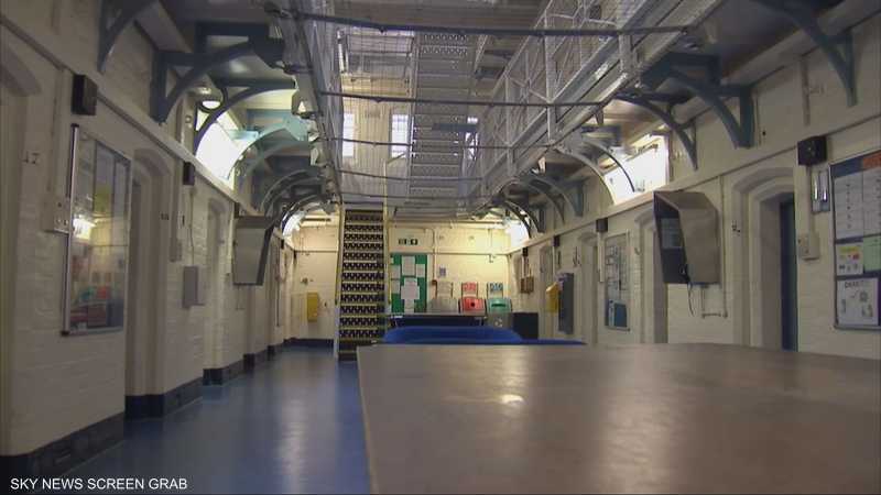 معارضة بريطانيا تصف الإفراج الخاطئ عن مدانين بالمهزلة