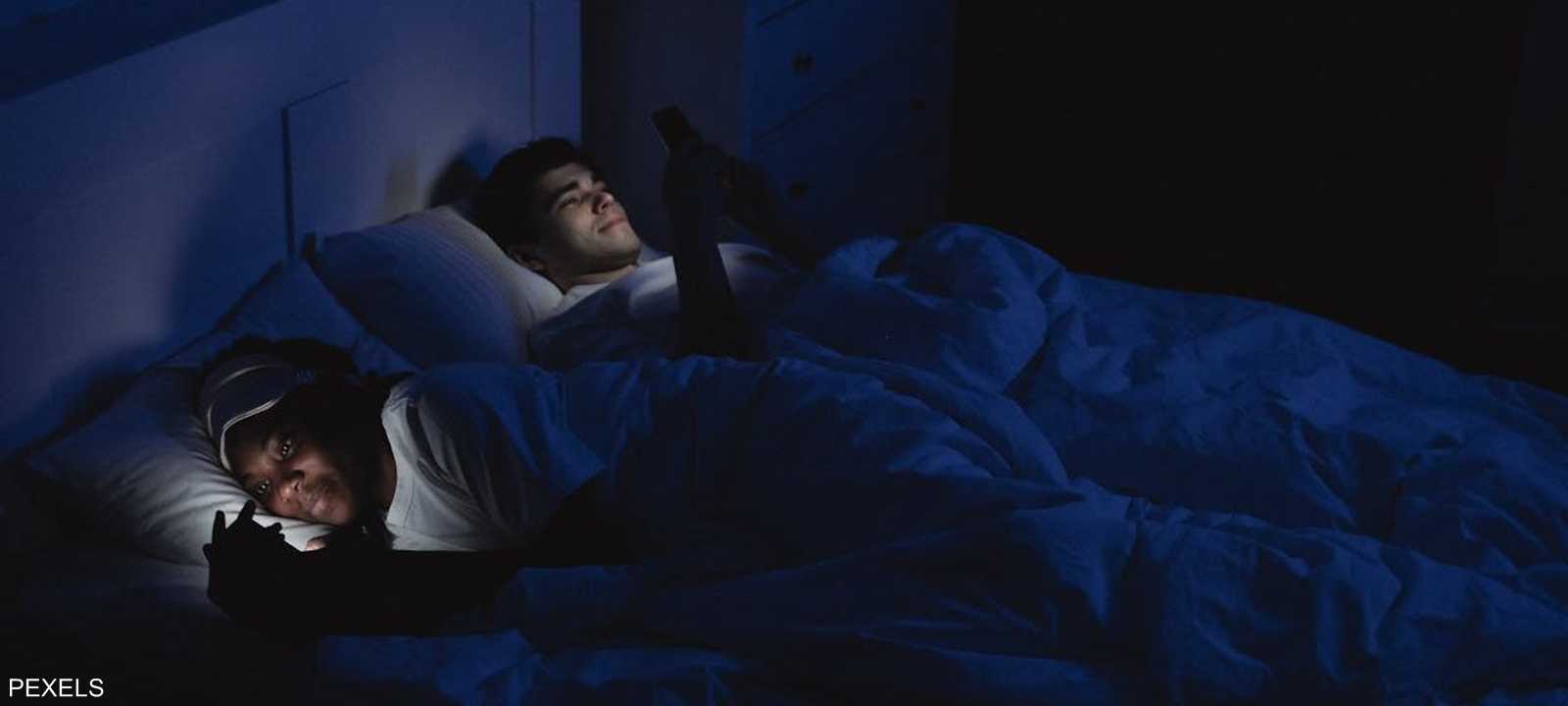 استخدام الهاتف قبل النوم