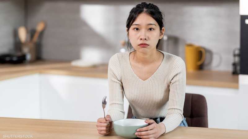 توصيات بتجنب الأطعمة المصنعة والوجبات الثقيلة قبل النوم