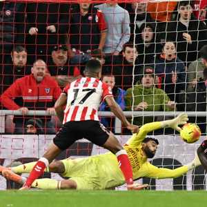 أرسنال تعادل مع ساندرلاند وفقد نقطتين في سباق الدوري