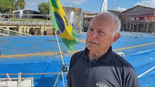 عائلة تنتقل للعيش على قارب لتعزيز الوعي البيئي