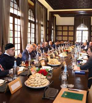 اجتماع مع زعماء الأحزاب لتحيين مخطط الحكم الذاتي