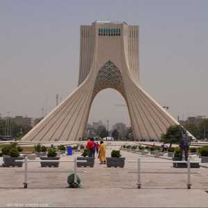 مسؤول إسرائيلي يدعو للإطاحة بالنظام الإيراني