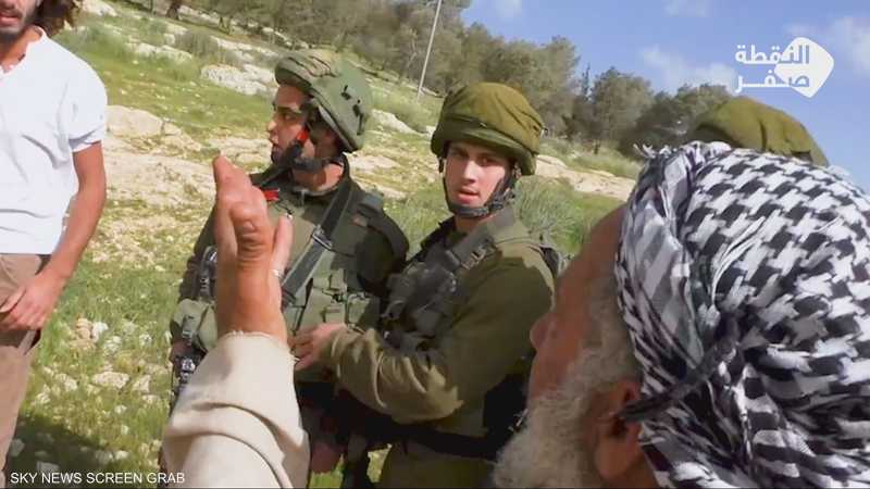 مستوطنون بزي عسكري يفرضون واقعا جديدا على الأرض