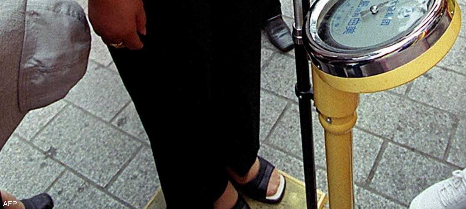 يجب تثبيت وقت معين لقياس الوزن أسبوعيا