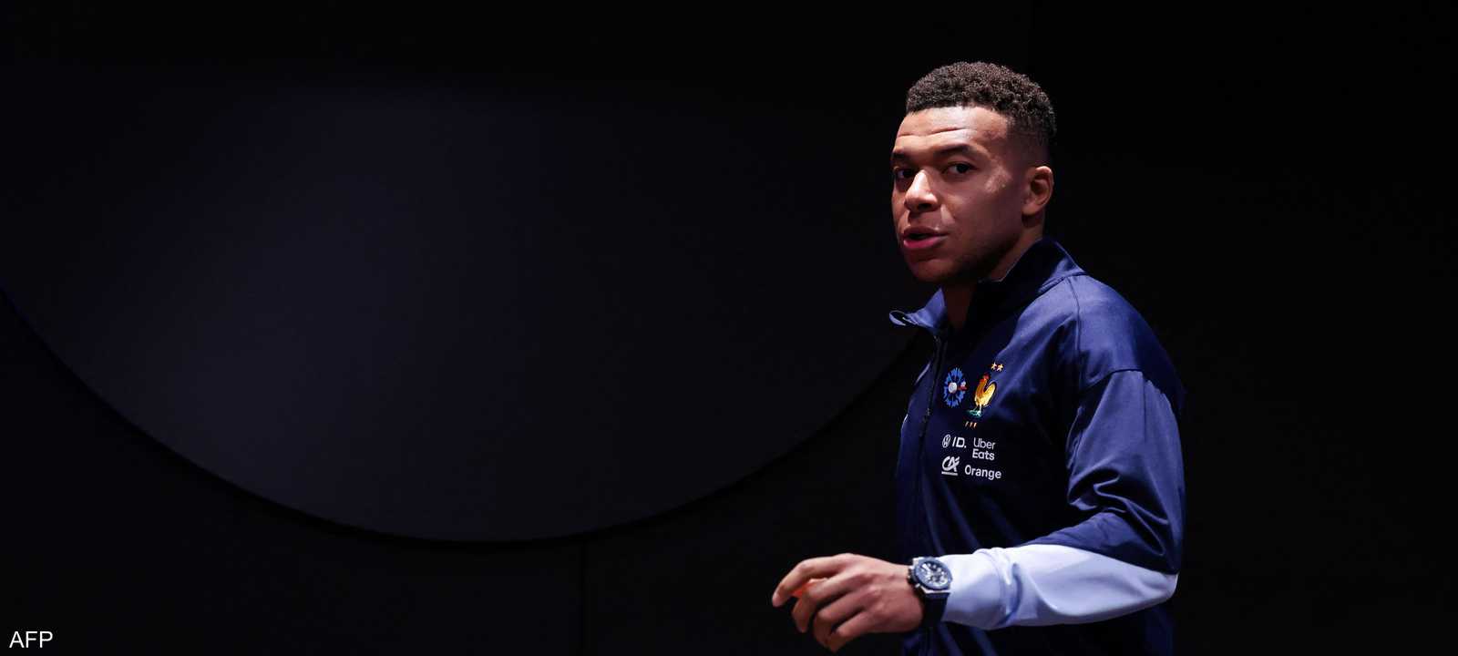 مبابي بقميص الديوك