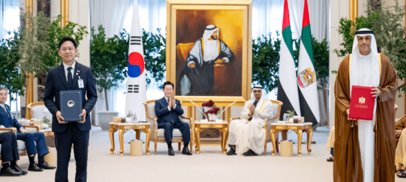 يقوم الرئيس الكوري بزيارة رسمية إلى دولة الإمارات