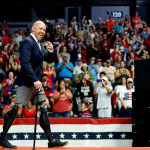 النائب الجمهوري برايان ماست