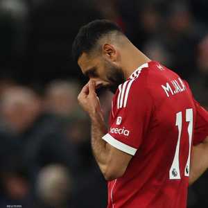 يحتفل محمد صلاح بخوض 300 مباراة بقميص ليفربول