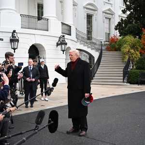 ترامب متحدثا إلى الصحفيين في البيت الأبيض