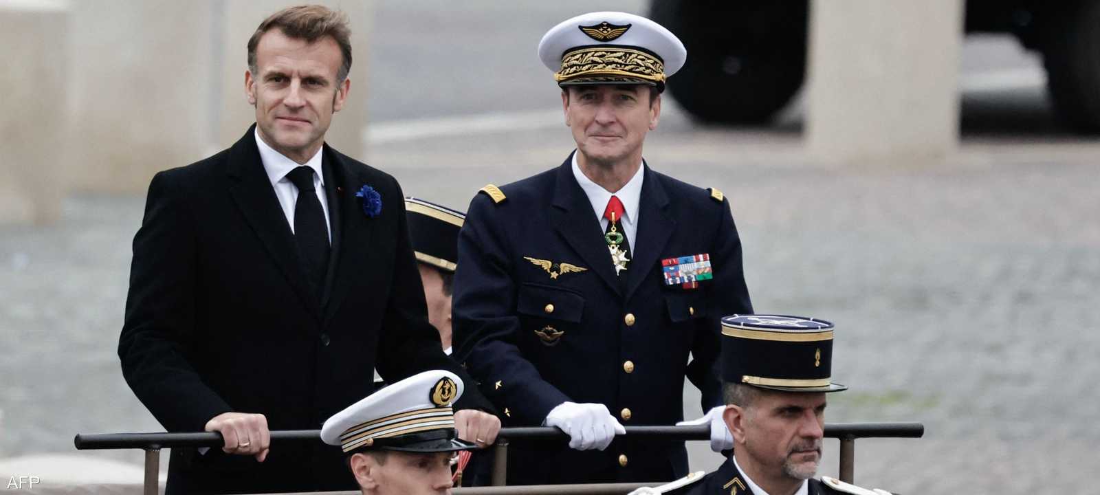 الرئيس الفرنسي ماكرون ورئيس أركان الجيش فابيان ماندون