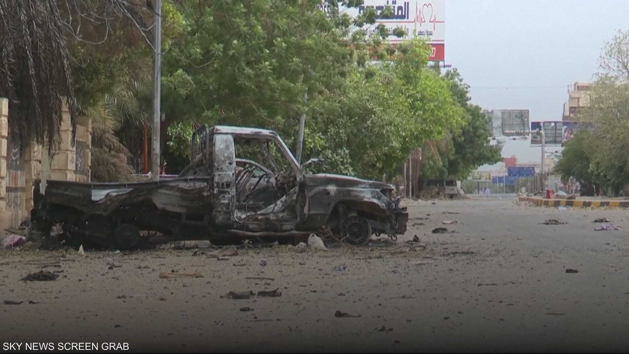 قائد الجيش السوداني يعتمد استراتيجية تزيد من تعقيد الوضع