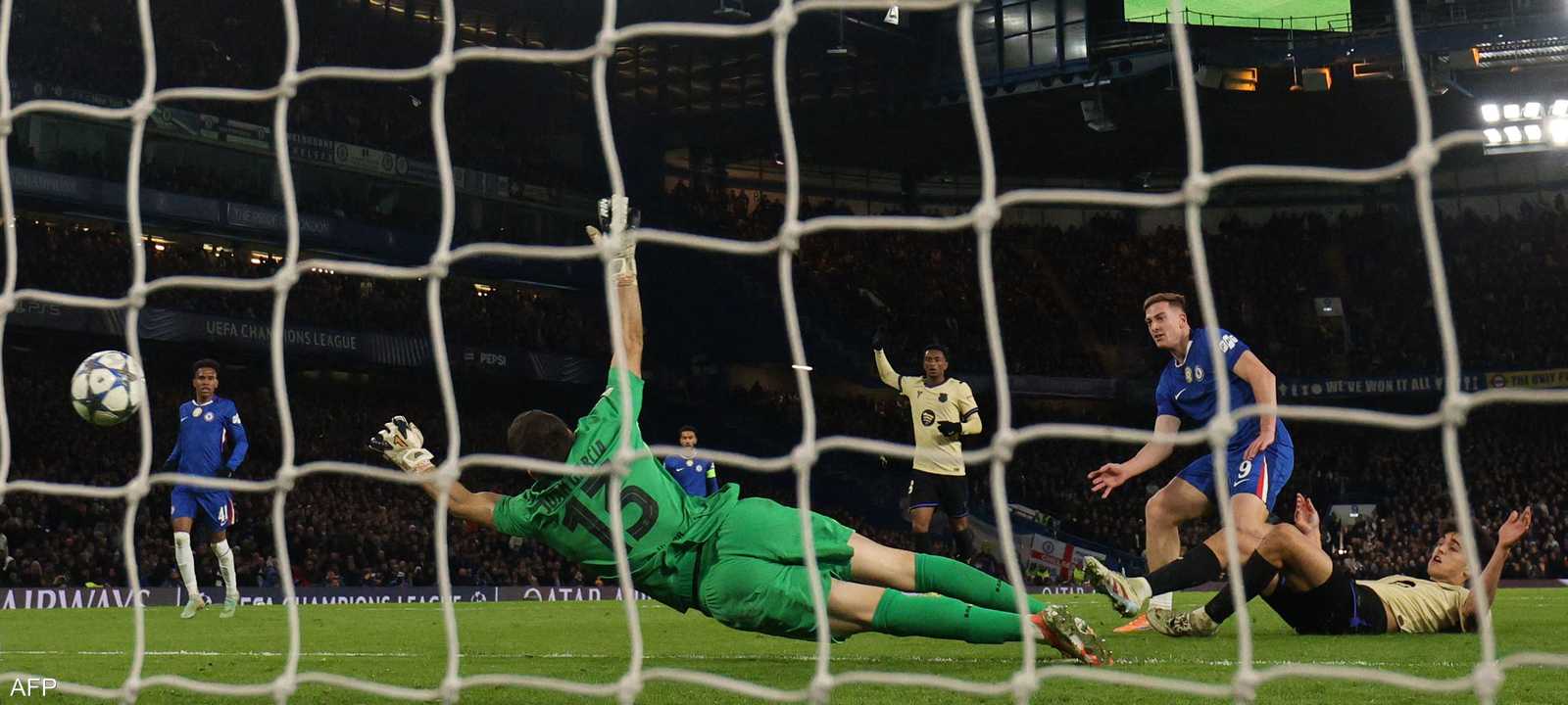 ديلاب يسجل الهدف الثالث لتشيلسي في مرمى برشلونة