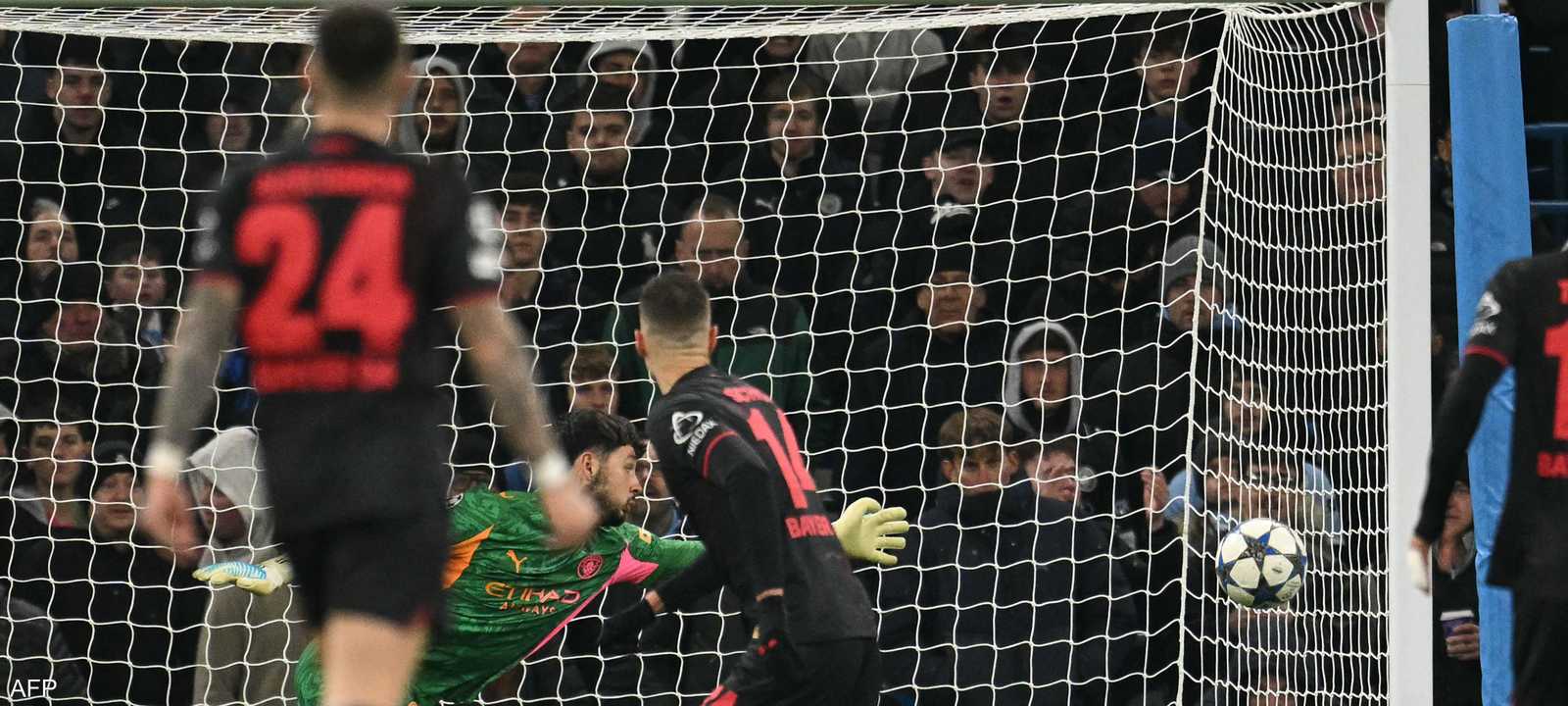 المهاجم التشيكي باتريك شيك أحرز هدف باير ليفركوزن الثاني