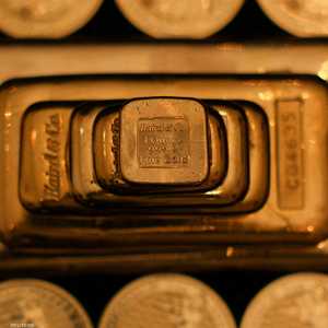 هل يكفي استقرار الذهب لتأكيد قرار خفض الفائدة؟