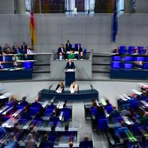 المستشار الألماني لمناقشة الميزانية في البرلمان