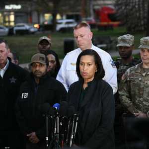 مورييل باوزر وكاش باتيل