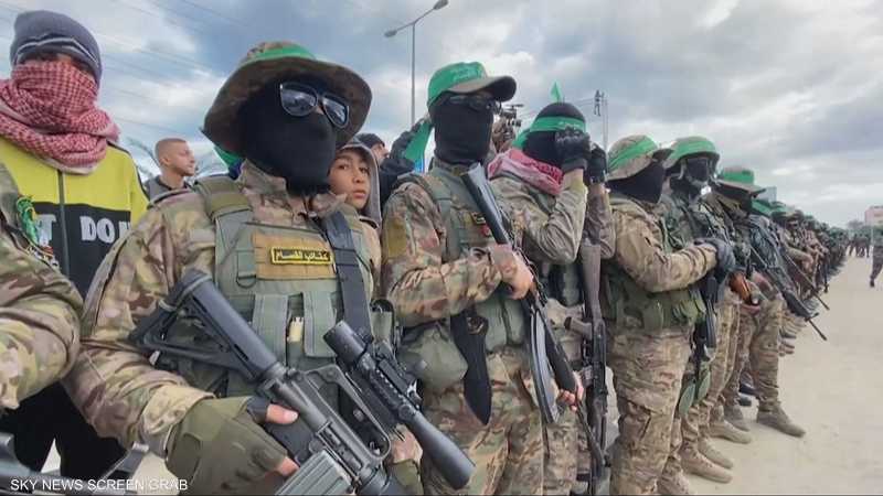 مصادرنا: مقترح لاحتفاظ حماس بأسلحتها الخفيفة مؤقتا